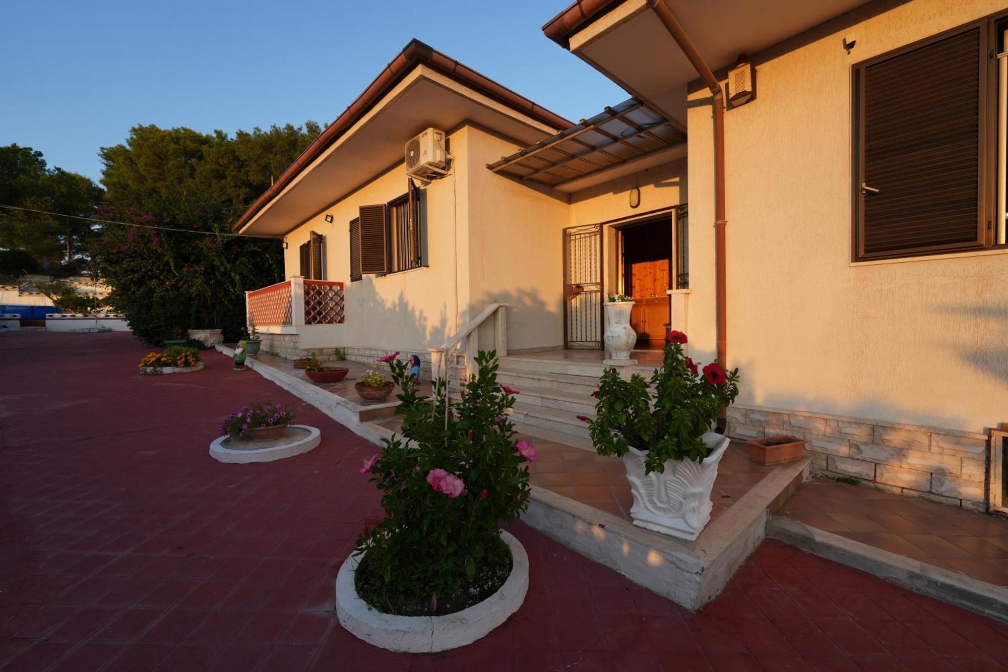 Villa Ada Leporano Exterior photo
