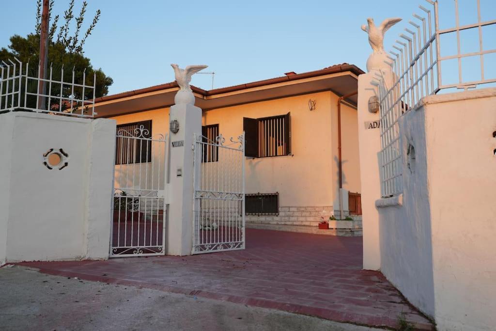 Villa Ada Leporano Exterior photo